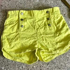 BDG | Women's Size 4 Vibrant Green Flat Front Sailor Shorts